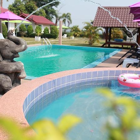 Moon River Resort Ubon Ratchathani Exteriör bild
