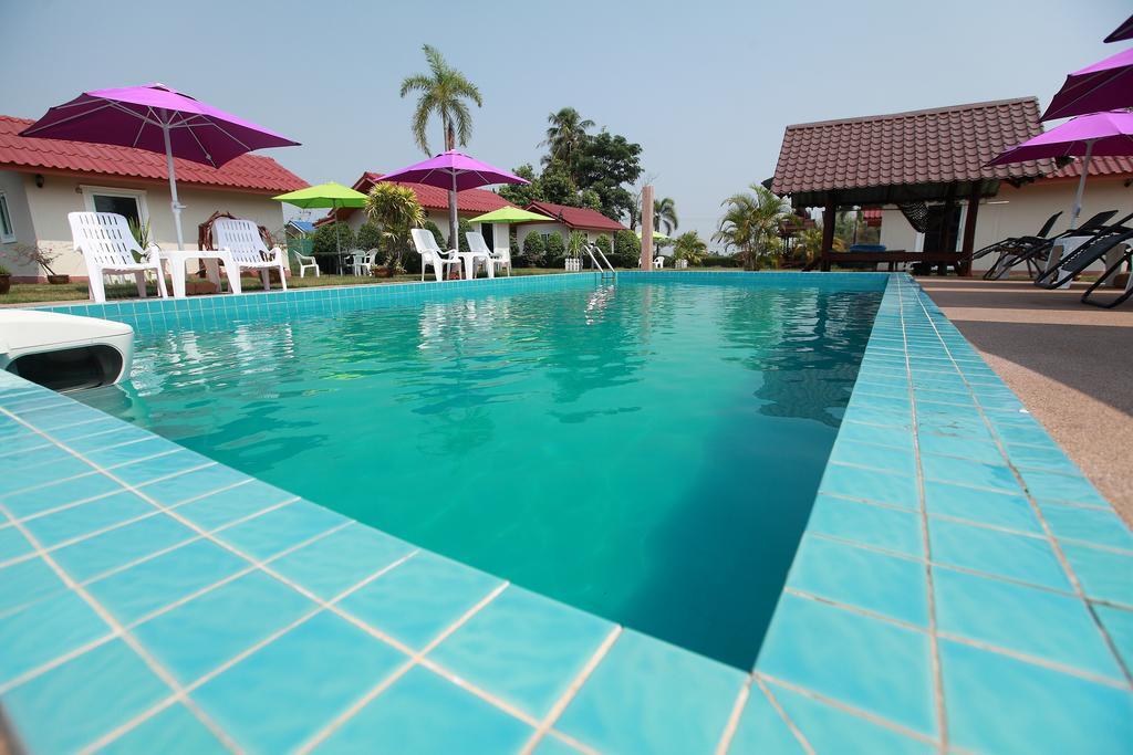 Moon River Resort Ubon Ratchathani Exteriör bild