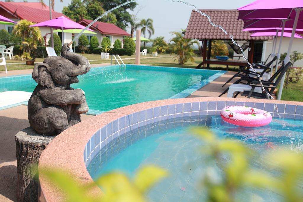 Moon River Resort Ubon Ratchathani Exteriör bild