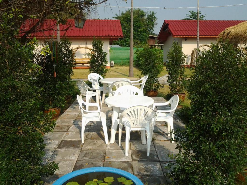Moon River Resort Ubon Ratchathani Exteriör bild