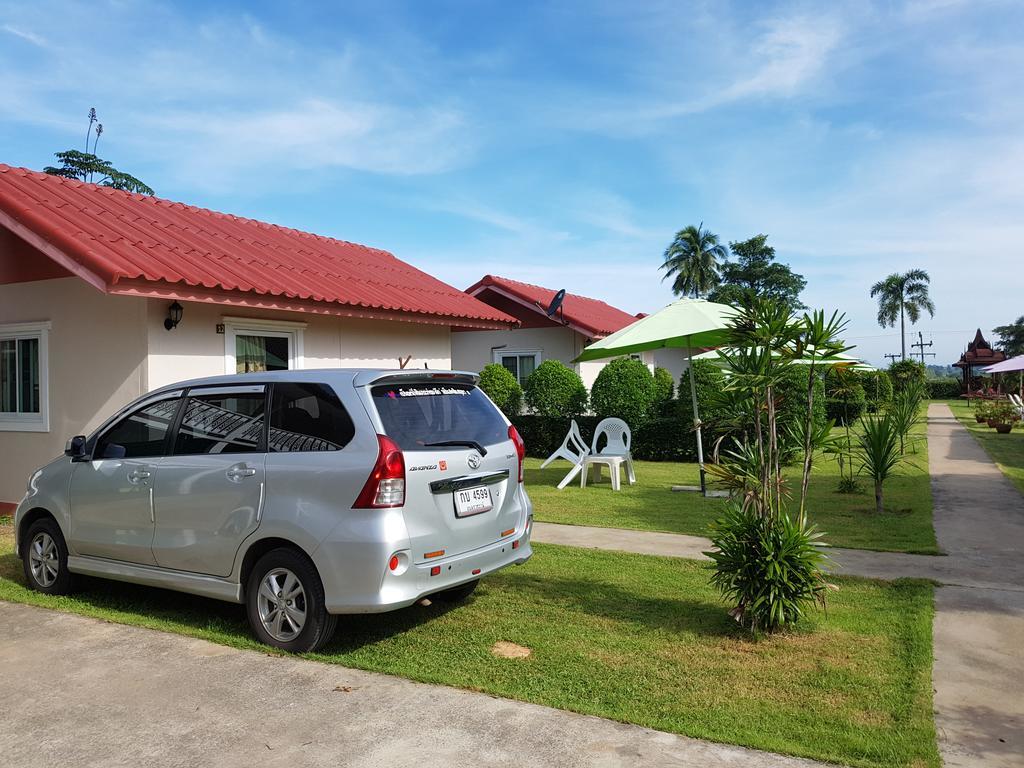 Moon River Resort Ubon Ratchathani Exteriör bild